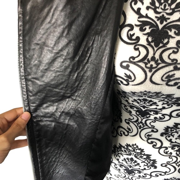 DANIER Leather Biker Jacket ( belt not included) - Picture 6 of 15